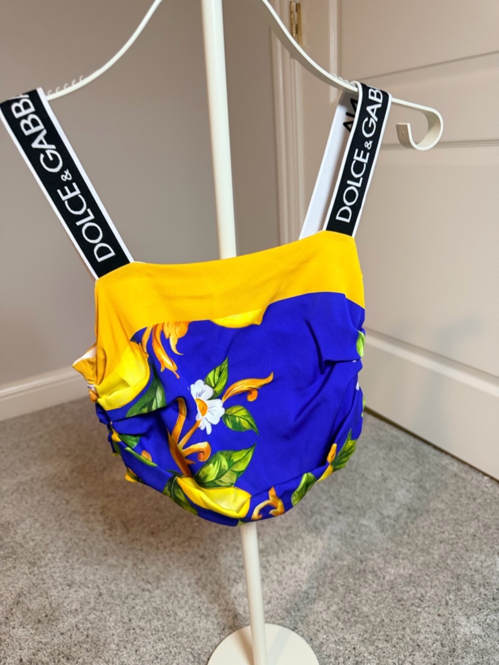 Dolce and Gabbana floral Charmeuse crop top size 38 - Picture 3 of 3